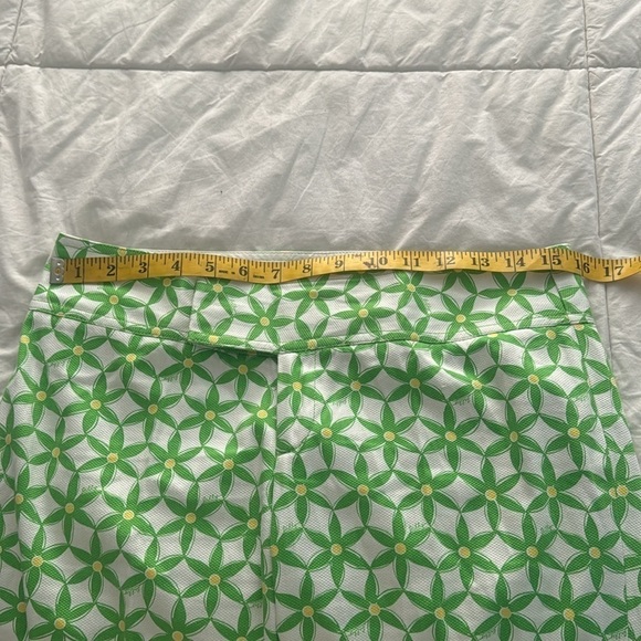 Lilly Pulitzer white capris with green and yellow - Picture 8 of 9
